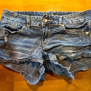 Amethyst jean shorts